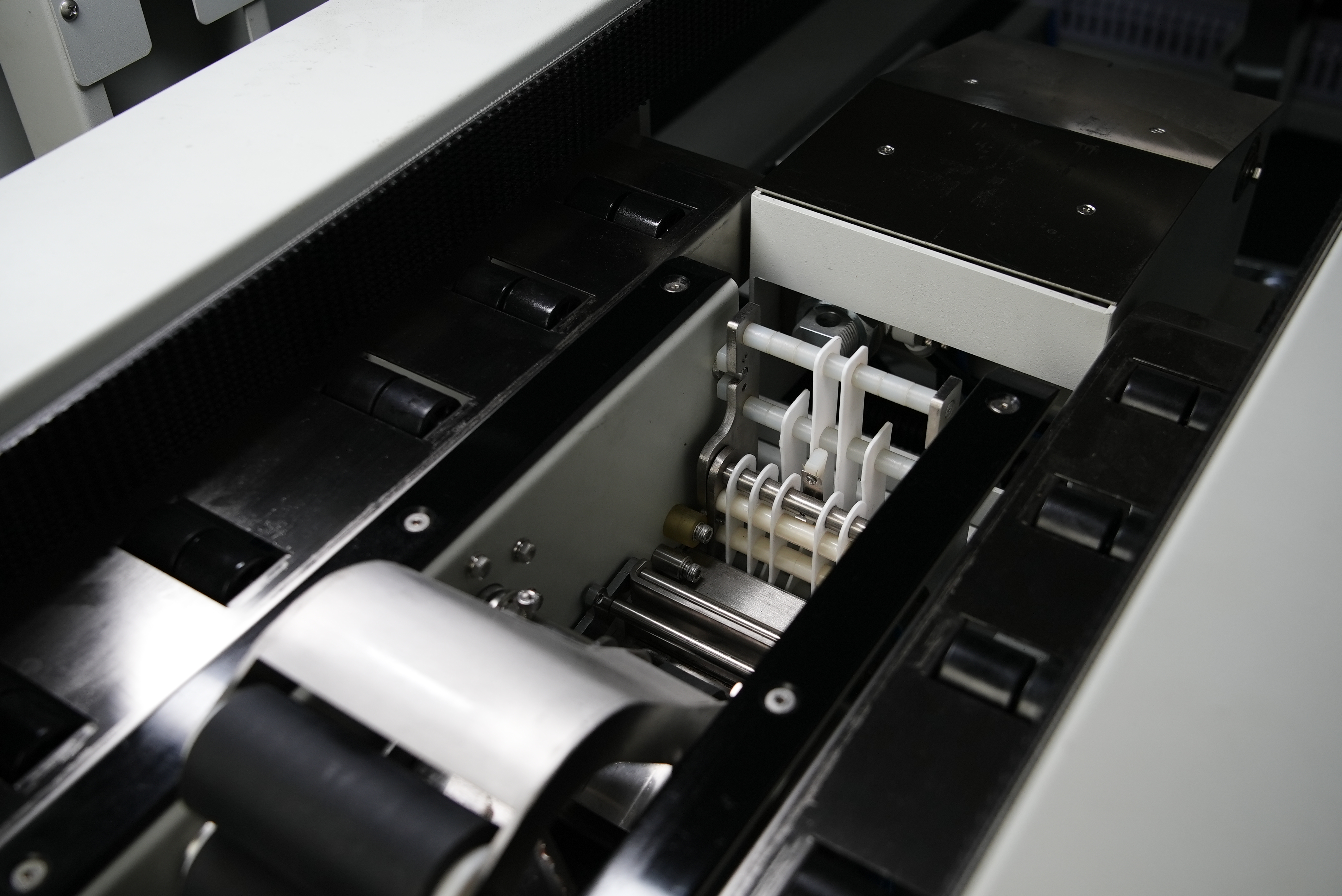 Mesin Erektor Kotak Karton Otomatis Hulian Dengan Penyegelan Bawah Kertas Kraft yang diaktifkan Air HCE-544W-L 