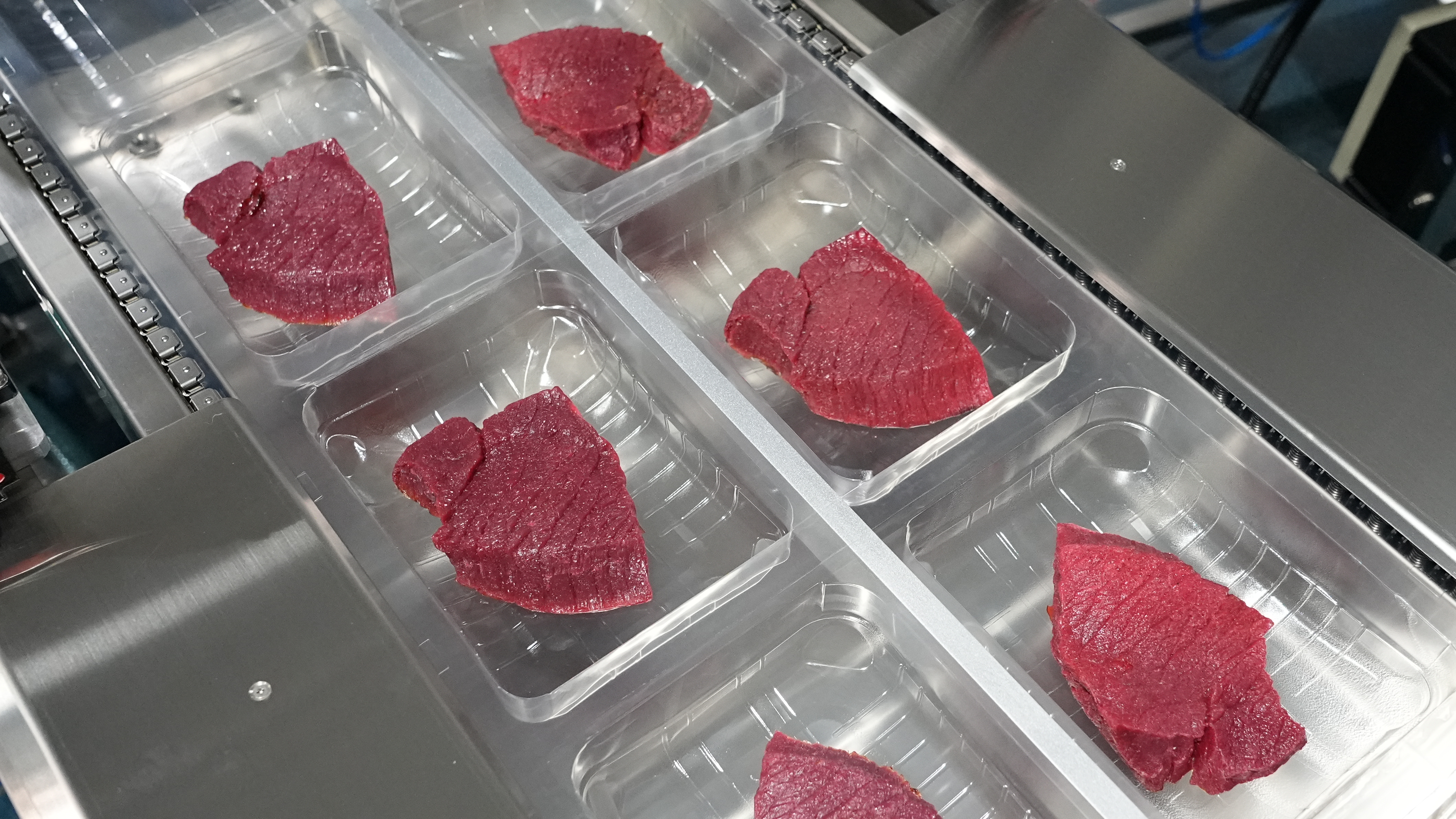 Hualian HVR-420T(Q) Rigid Film MAP Mesin Pengemas Vakum Thermoforming untuk Daging Makanan Siap Saji Salmon Seafood